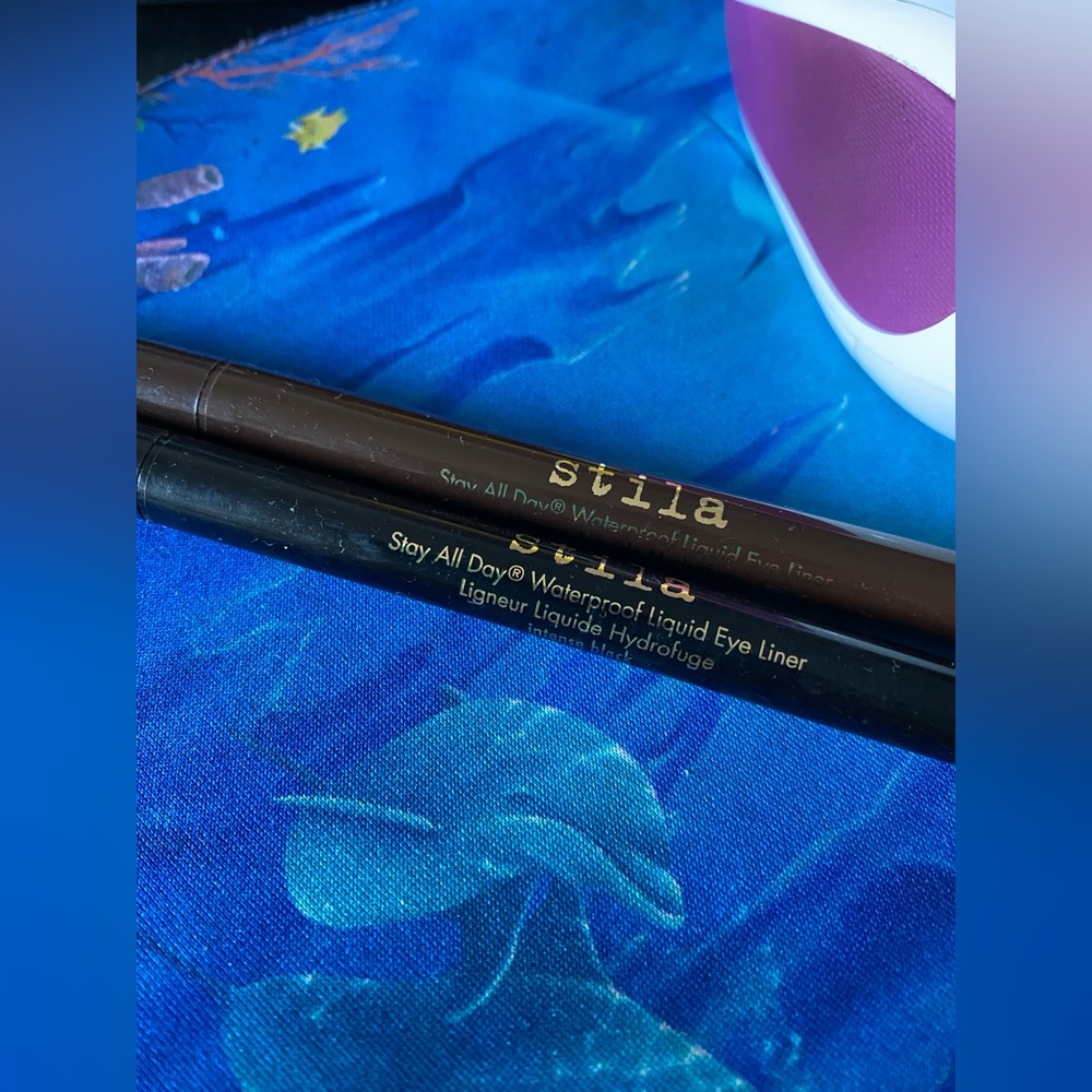 Stila - waterproof stay all day liquid eyeliner - set of two -EUC